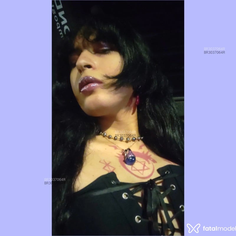 Acompanhante Vampira - Feed