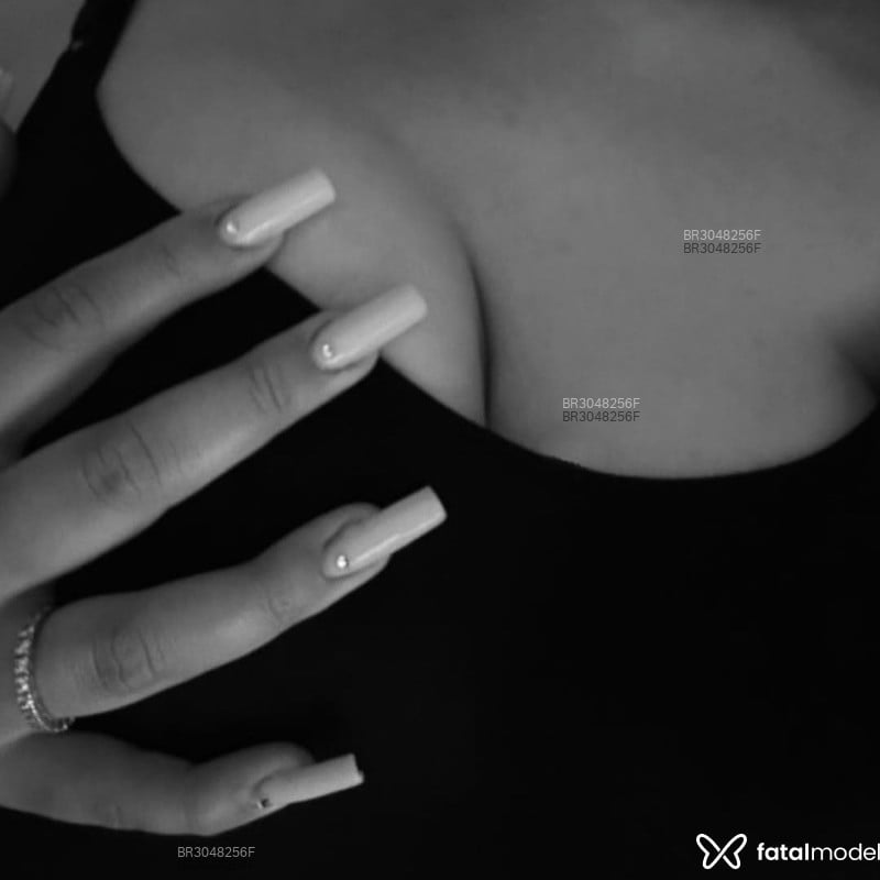 Acompanhante Mey - Feed