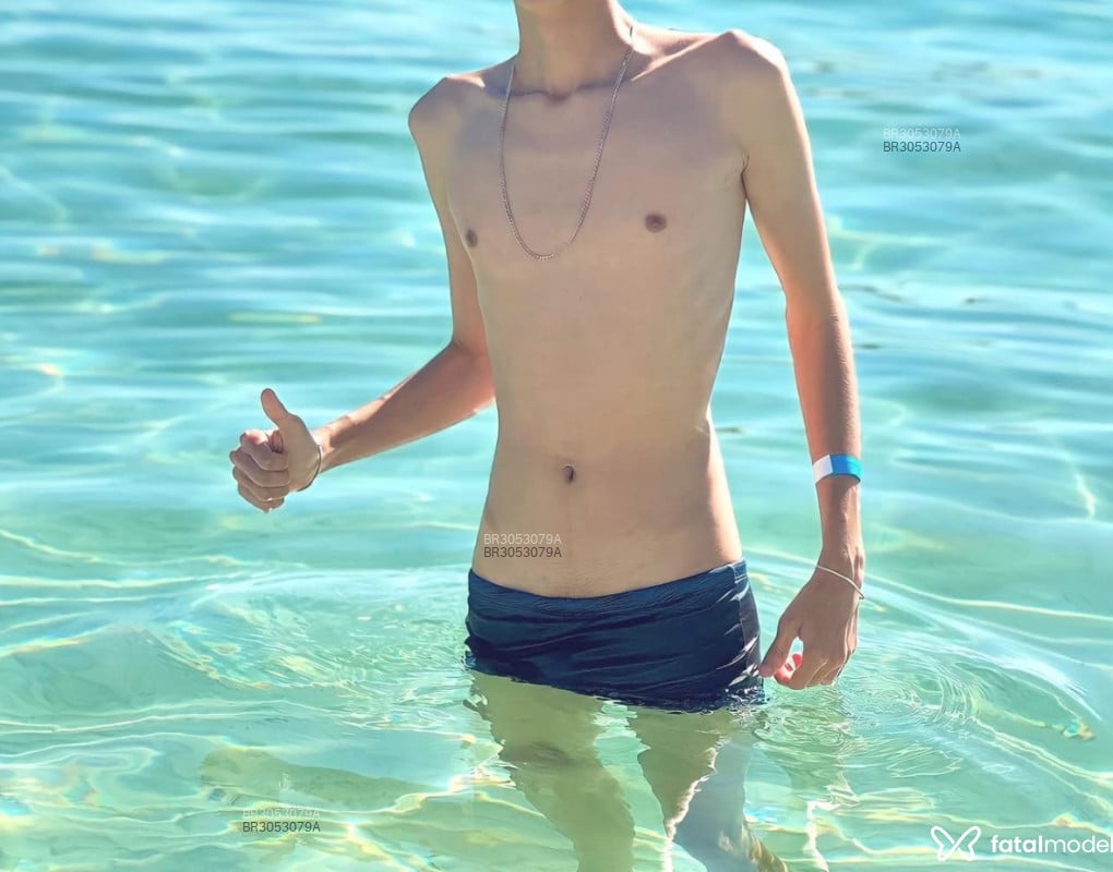 Acompanhante Henrique - Feed