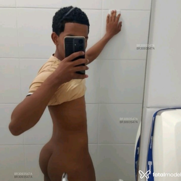 Acompanhante Henrique - Feed