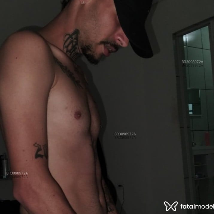 Acompanhante Menortatuado - Feed