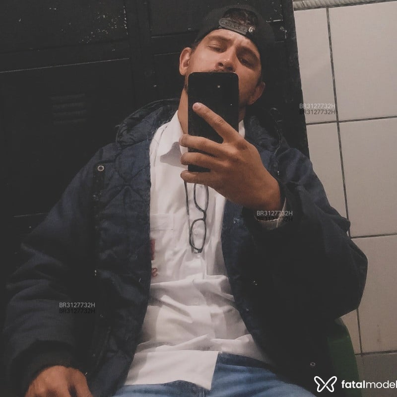 Acompanhante Sebastian - Feed