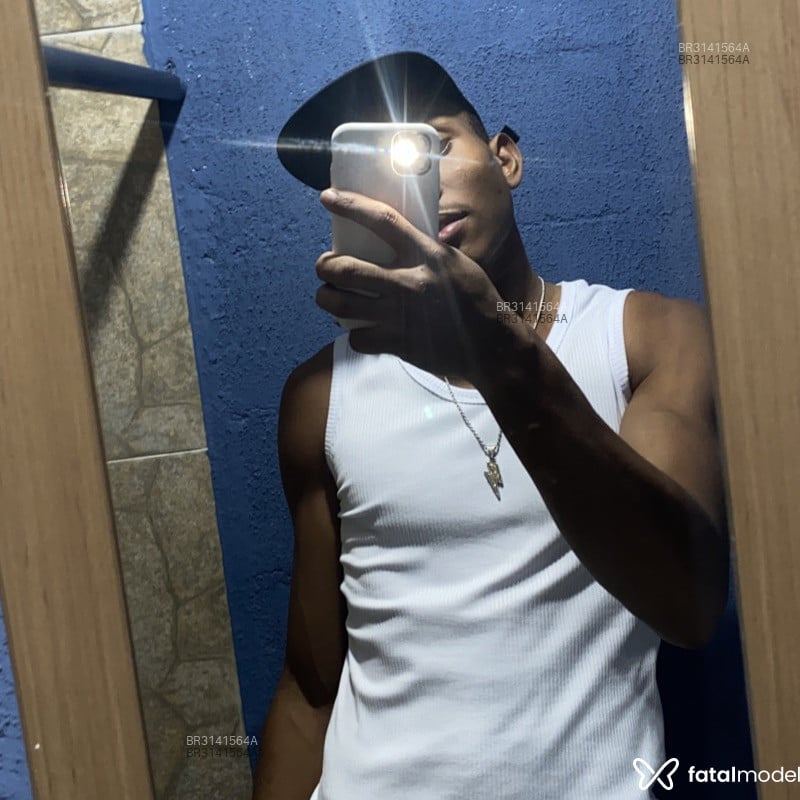 Acompanhante Preto - Feed