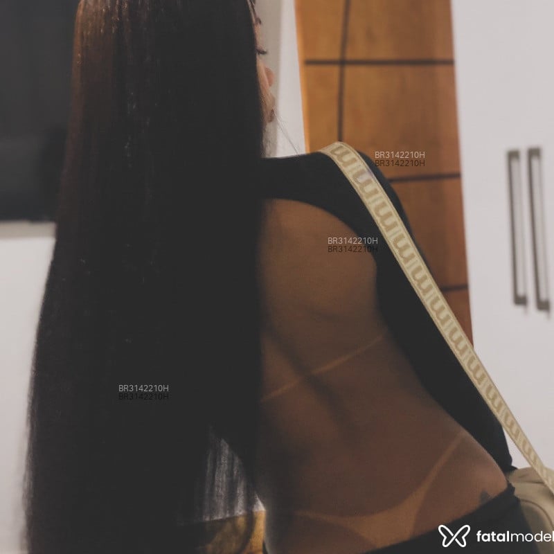 Acompanhante Luiza - Feed