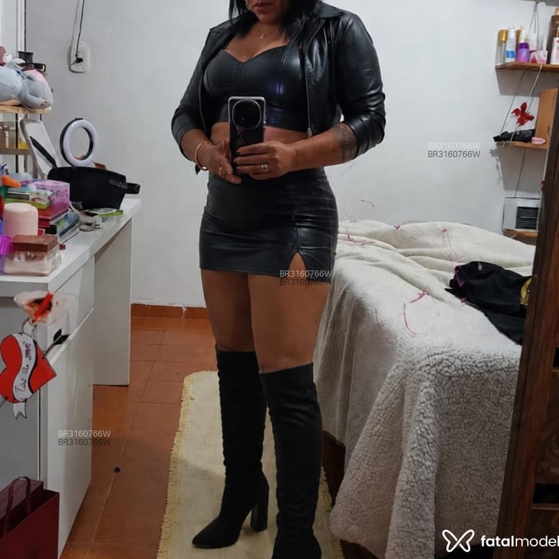 Acompanhante Cristal - Feed