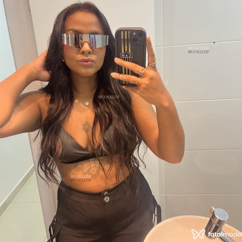 Acompanhante Morena - Feed