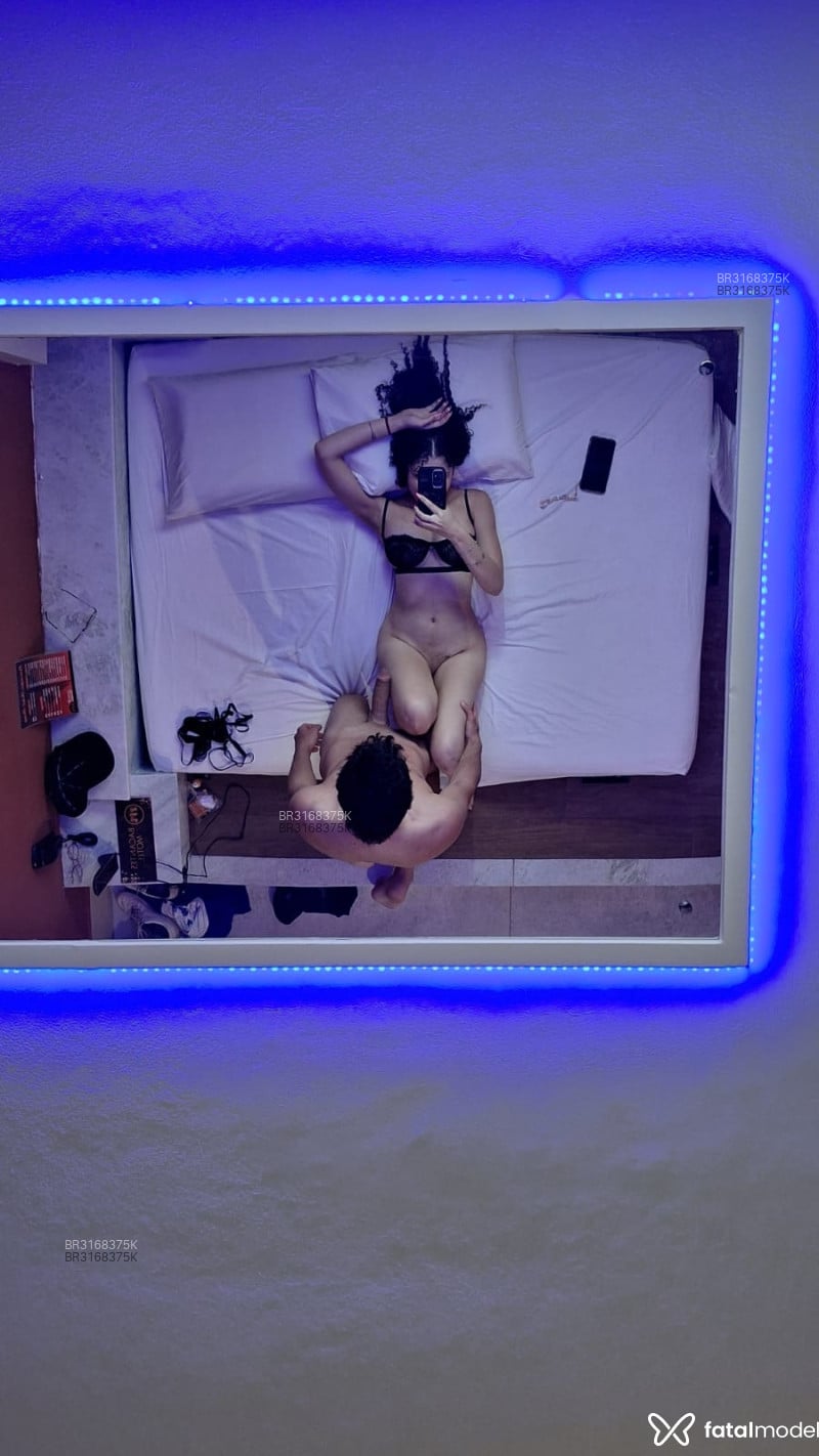 Acompanhante Onlyzezx - Feed