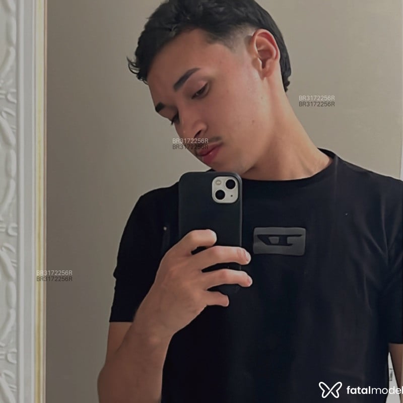 Acompanhante Vitinho - Feed