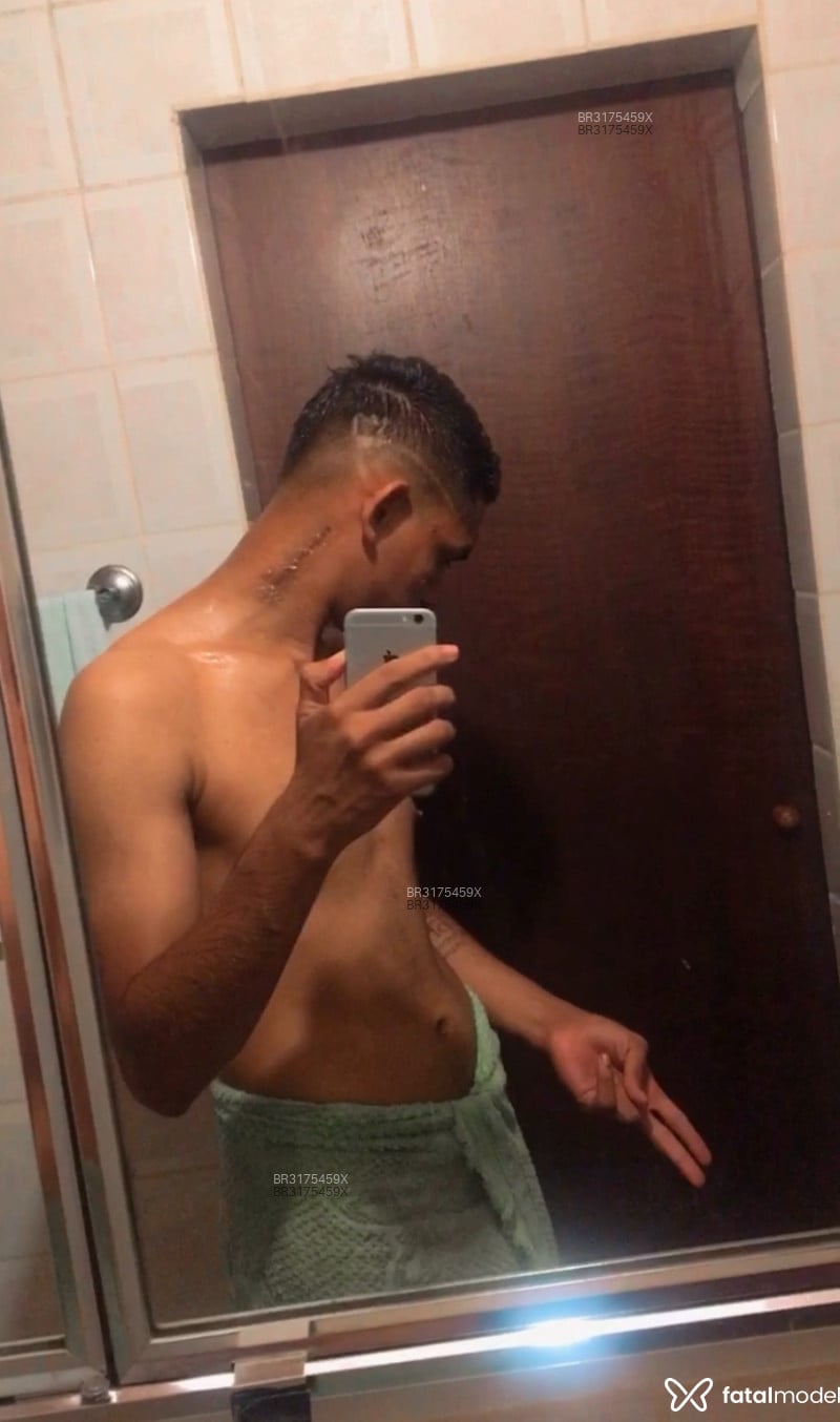 Acompanhante Preto - Feed