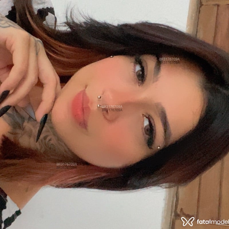 Acompanhante Ariel - Feed