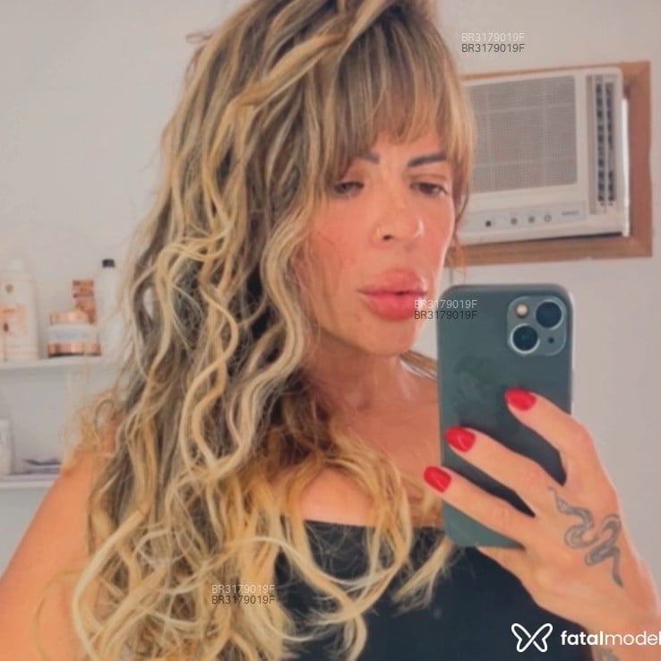 Acompanhante Nicky - Feed