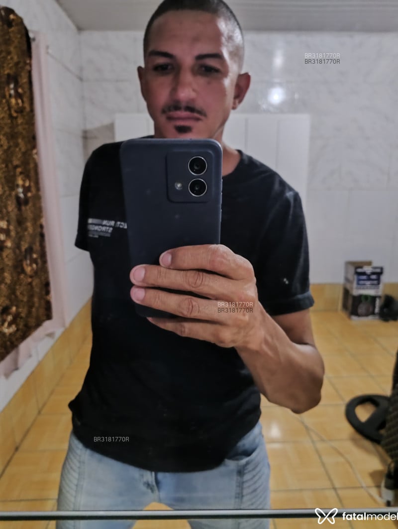 Acompanhante Romulo - Feed
