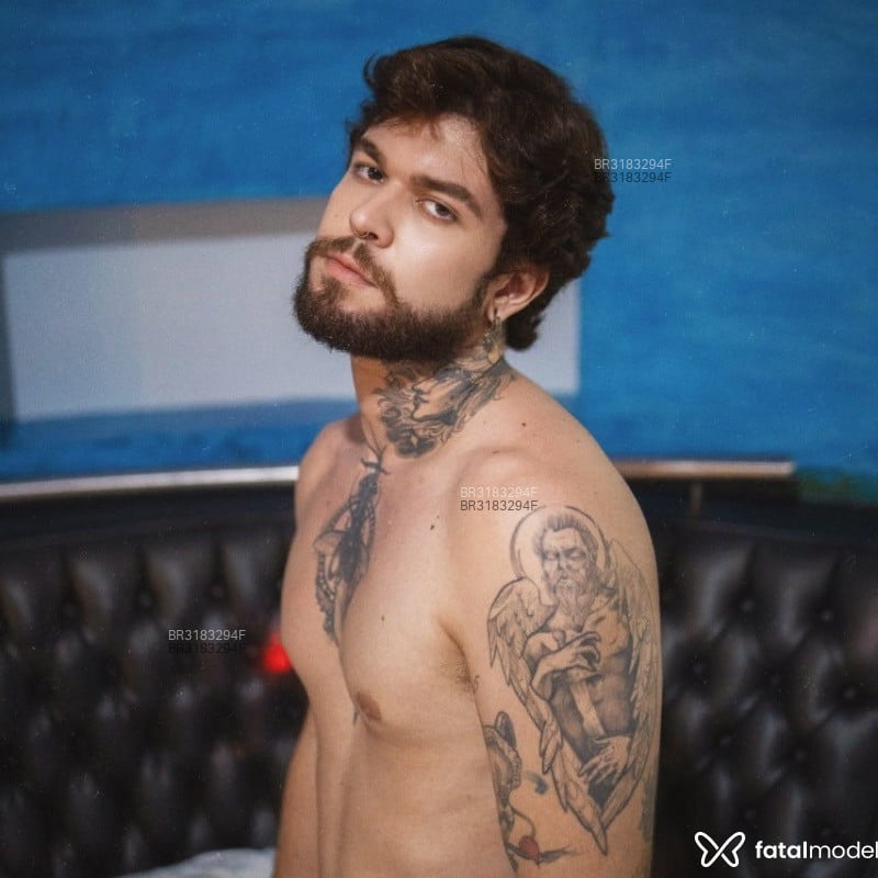 Acompanhante Fernando Trevia - Feed