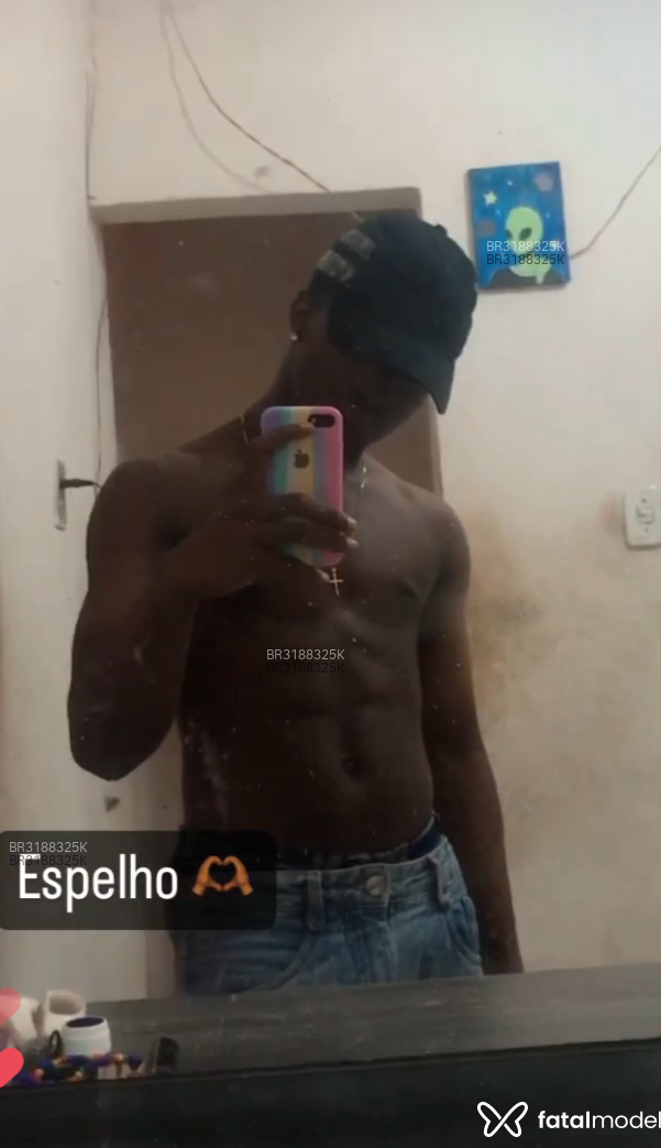 Acompanhante Preto - Feed
