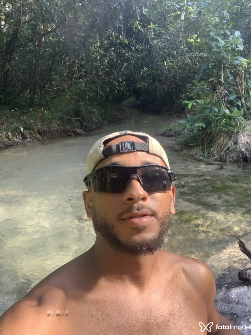 Acompanhante Henrique - Feed