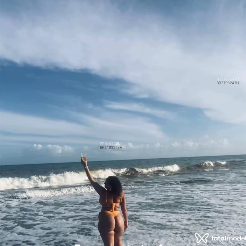 Acompanhante Quelinha - Feed