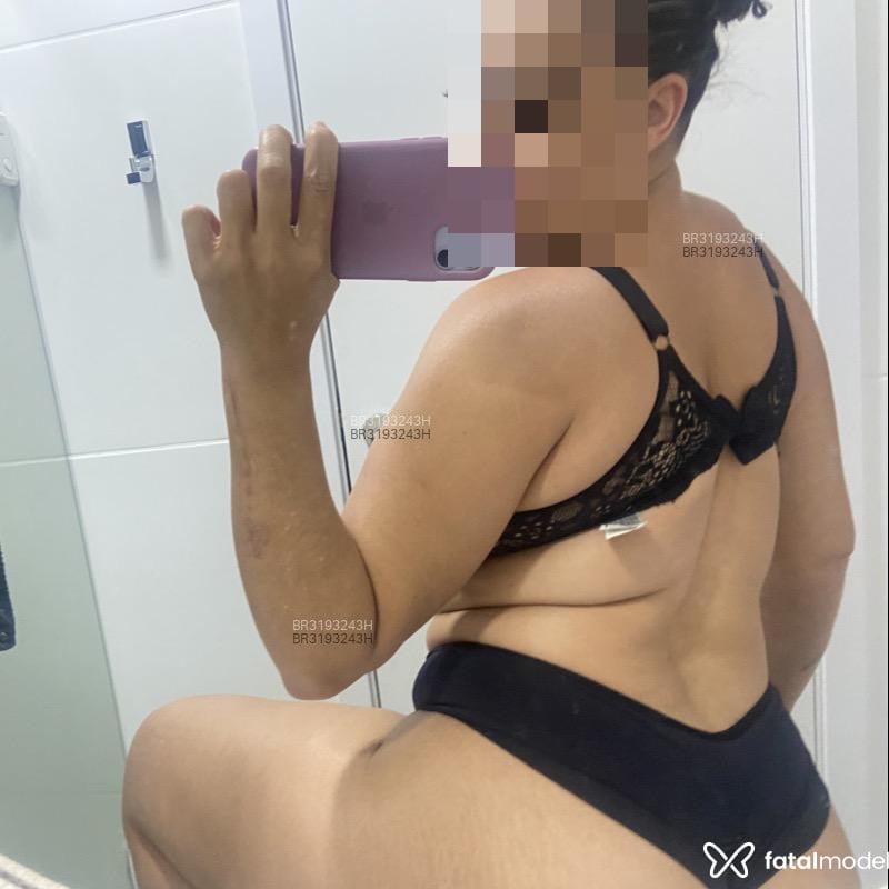Acompanhante Quelinha - Feed
