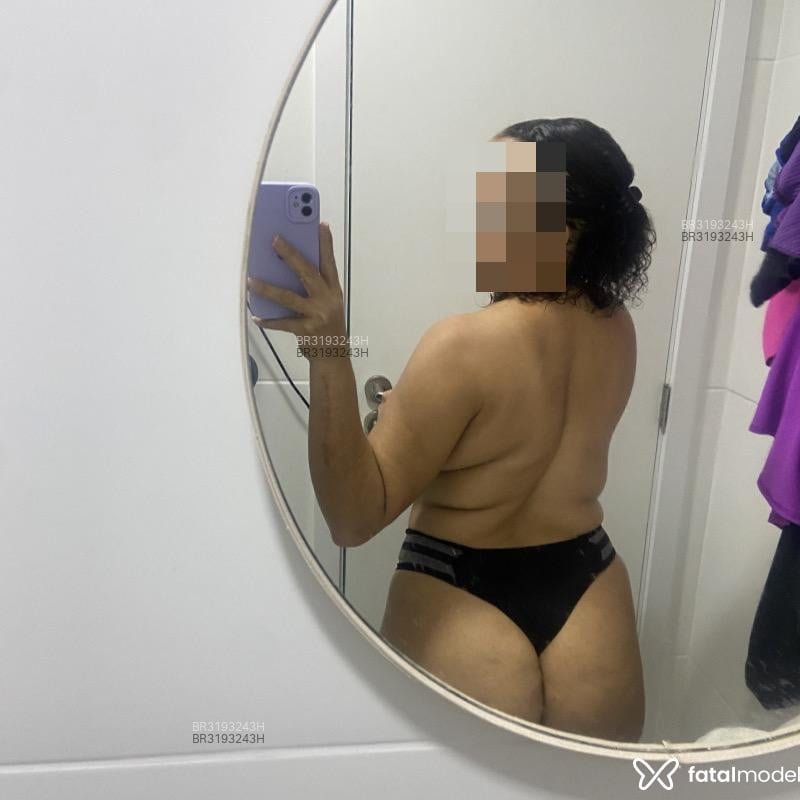 Acompanhante Quelinha - Feed