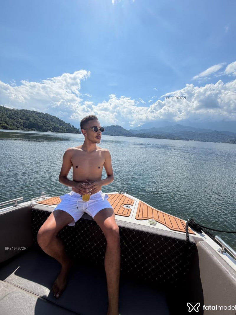 Acompanhante Matheus - Feed