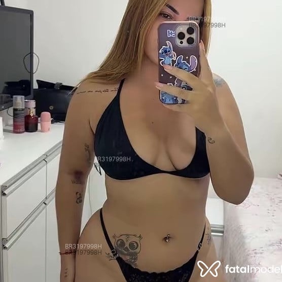 Acompanhante Catarina Martins - Feed