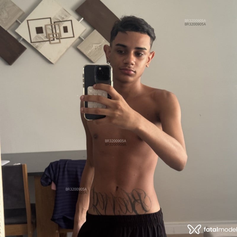 Acompanhante Vitor Zani - Feed