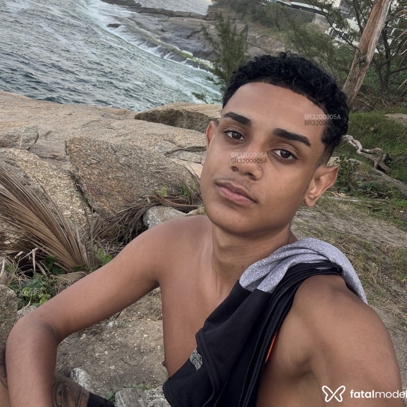 Acompanhante Vitor Zani - Feed