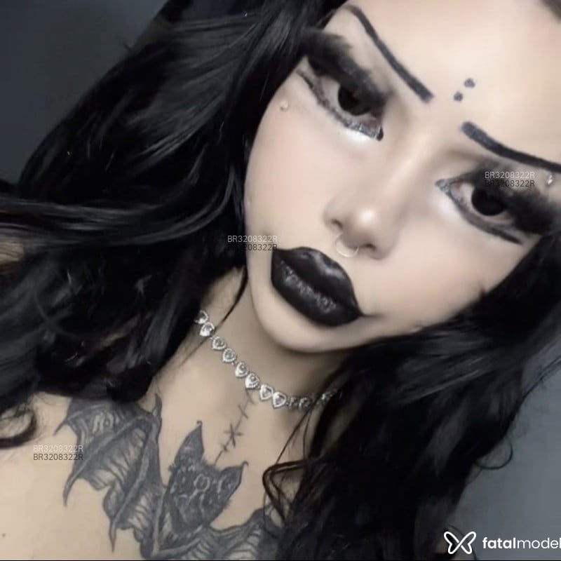 Acompanhante Julia Gótica - Feed