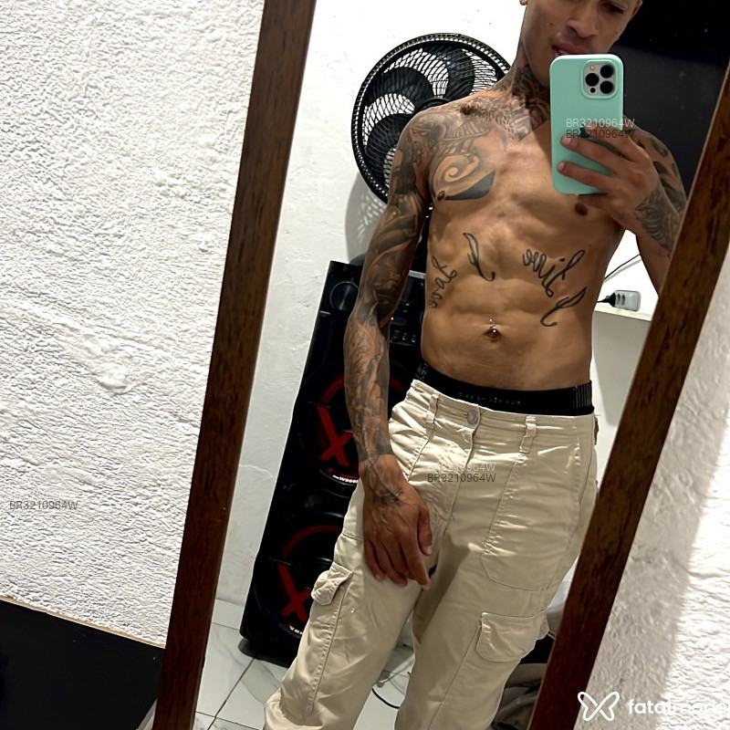 Acompanhante Tatoado - Feed