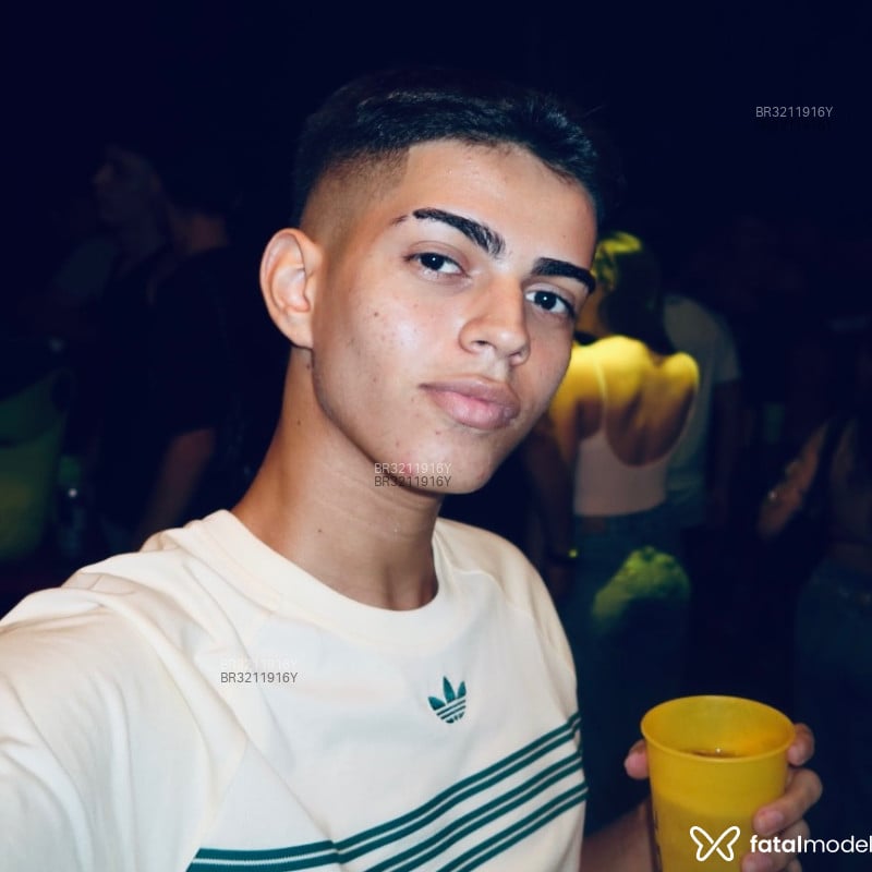 Acompanhante Lucas - Feed