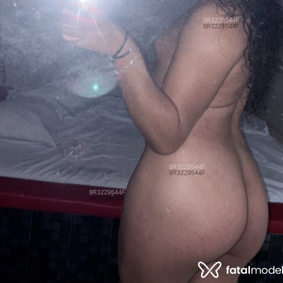 Acompanhante Emily - Feed