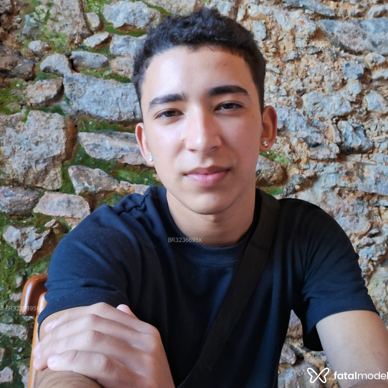 Acompanhante Lucas - Feed