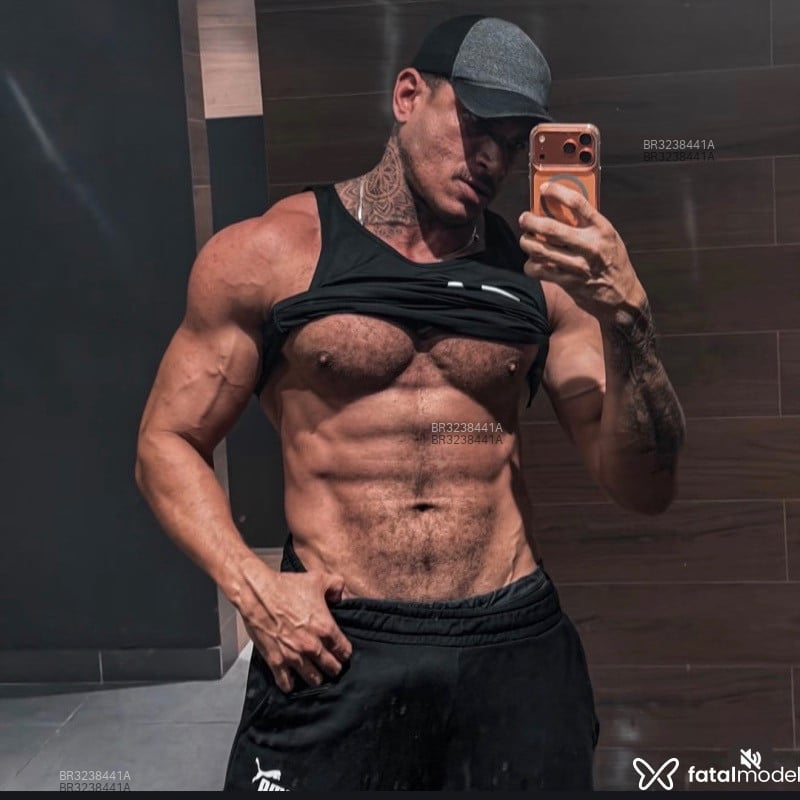 Acompanhante Gustavo Henrique - Feed