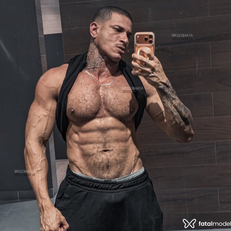 Acompanhante Gustavo Henrique - Feed
