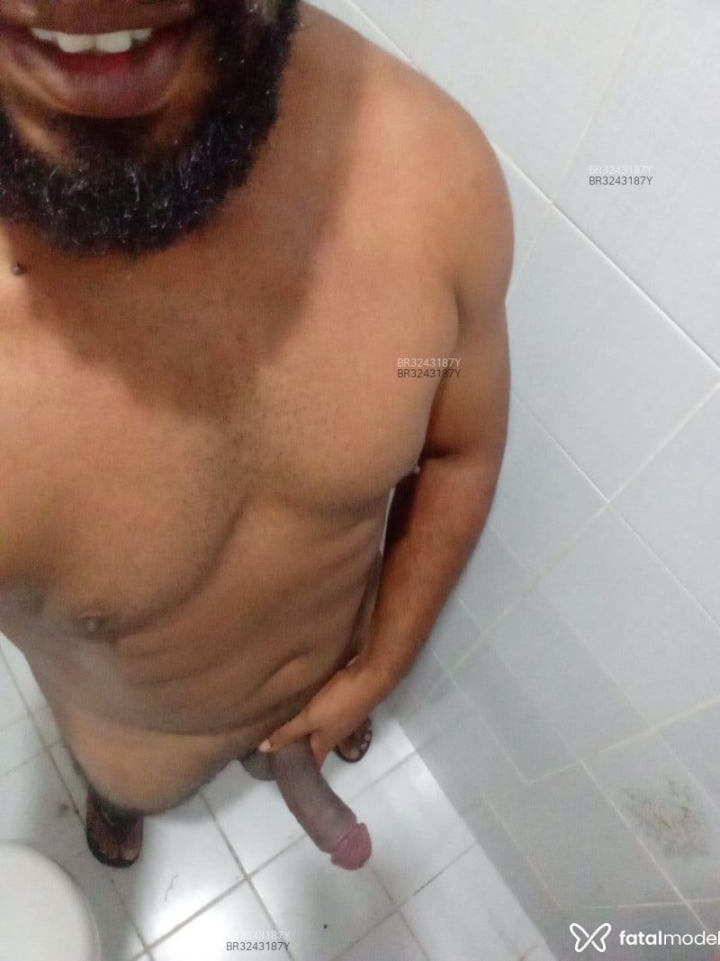 Acompanhante Preto - Feed