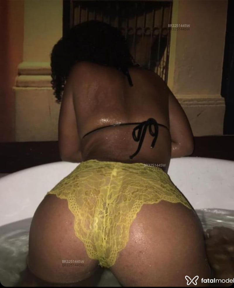 Acompanhante Morena - Feed
