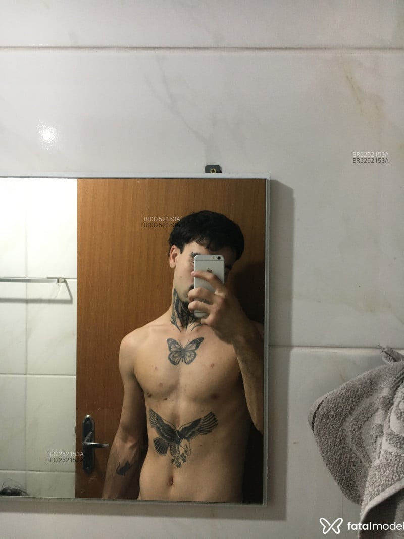 Acompanhante Bernaddo - Feed