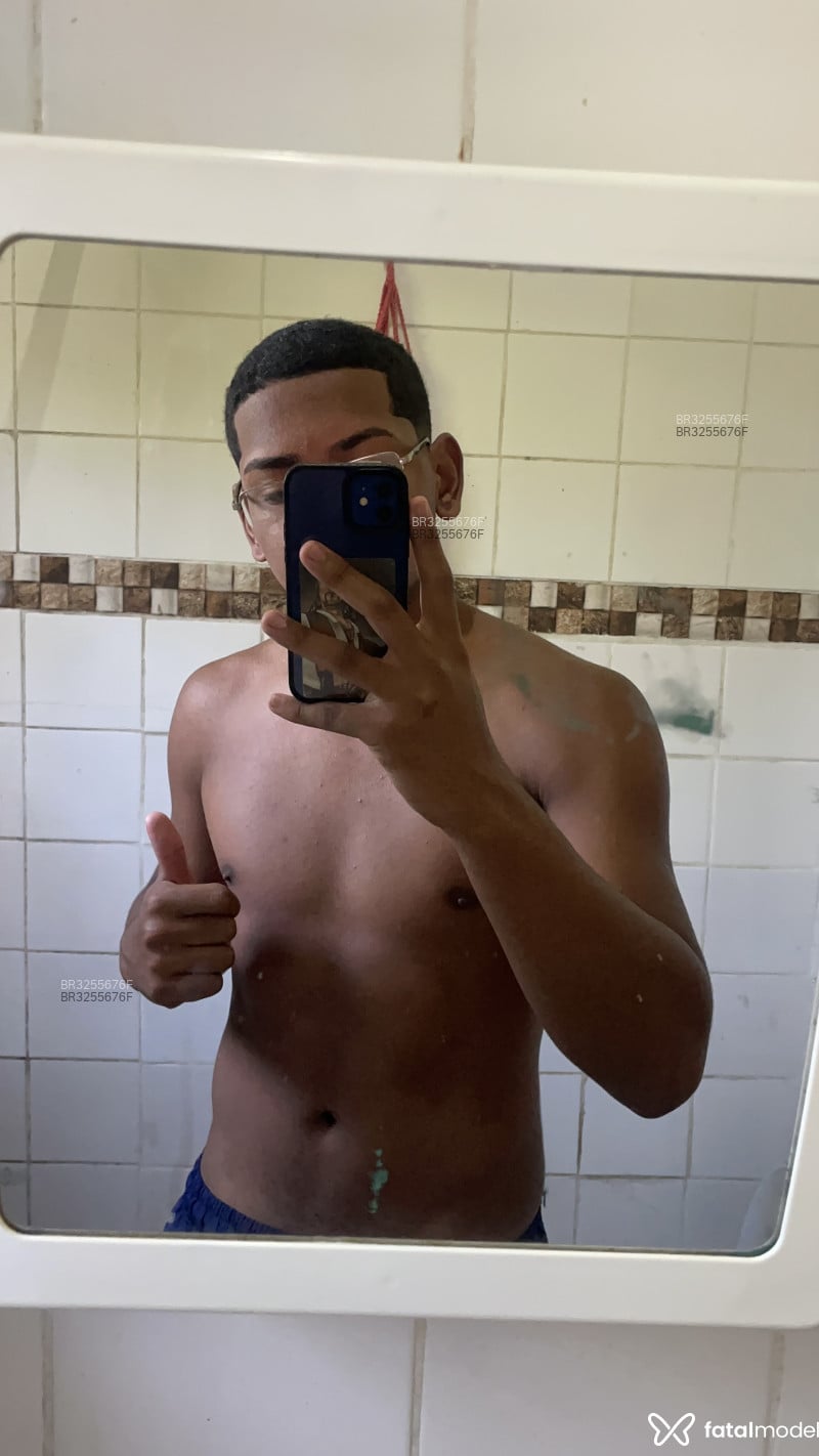 Acompanhante Pretinho - Feed