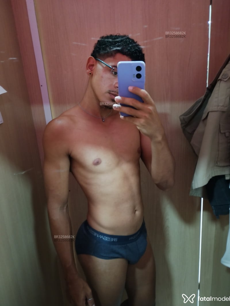 Acompanhante Henrique Gomes - Feed