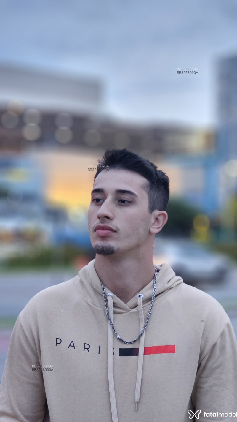 Acompanhante Guto Chave - Feed