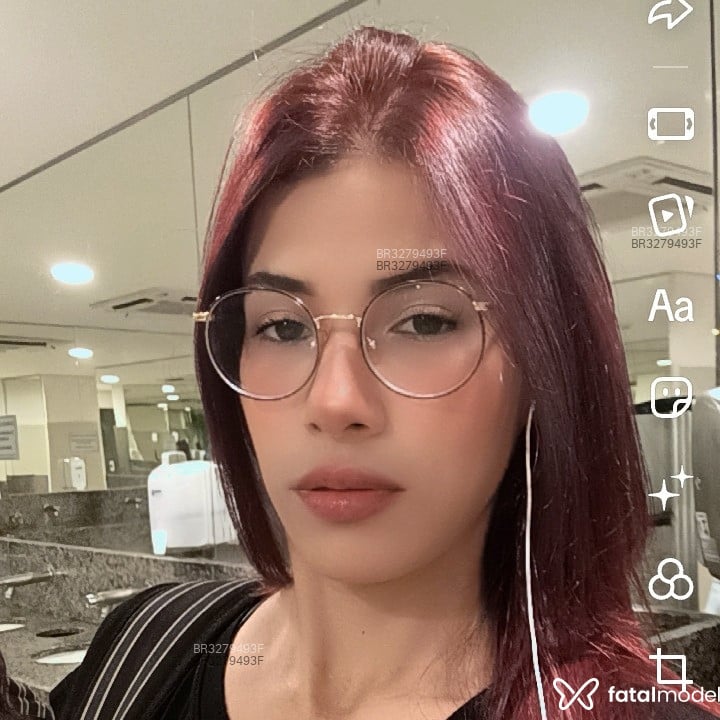 Acompanhante Amira - Feed