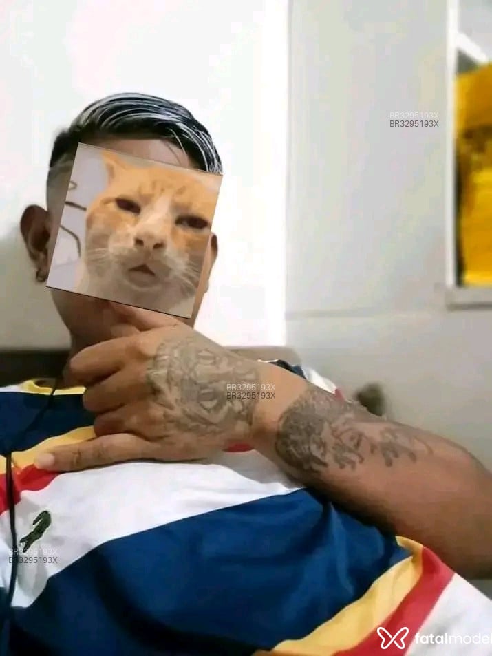 Acompanhante Ycaro - Feed