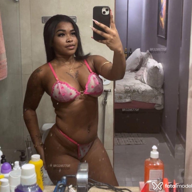 Acompanhante Tifany - Feed