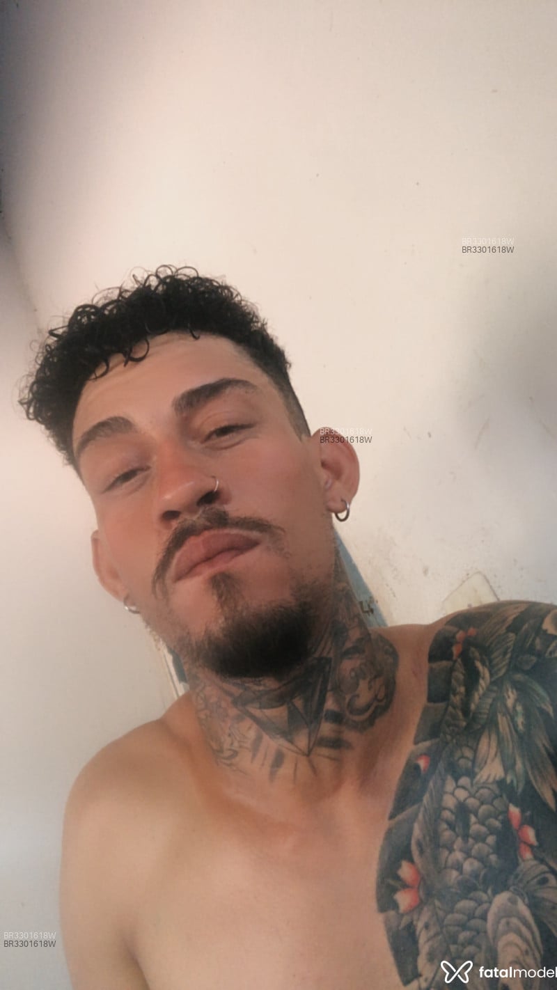 Acompanhante Branquinhotatuado - Feed