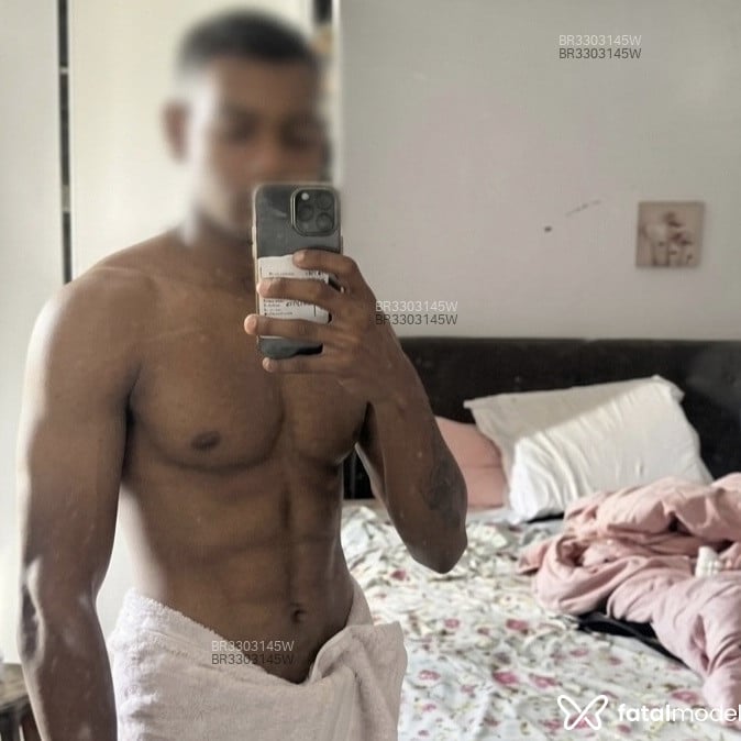 Acompanhante Henrique - Feed
