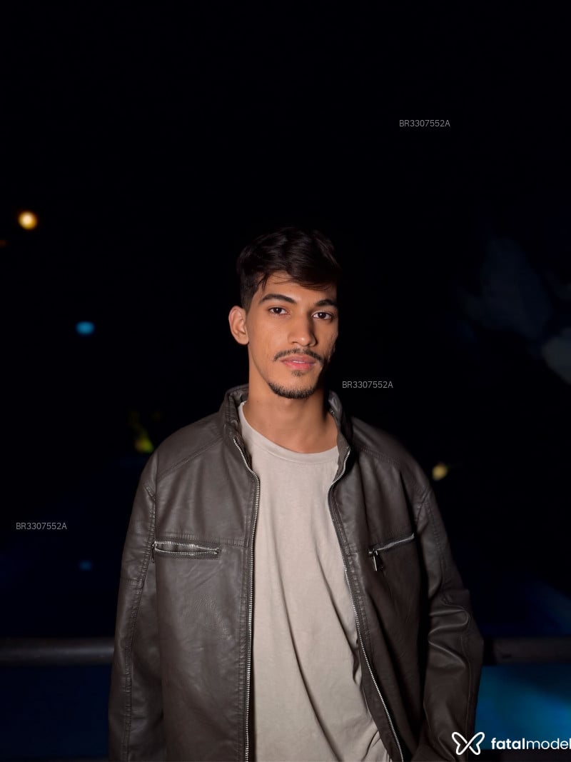 Acompanhante Klayon - Feed