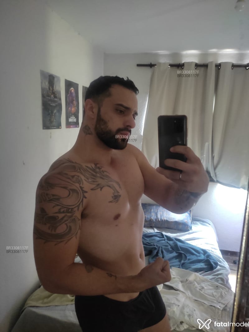 Acompanhante Hugo Versa - Feed
