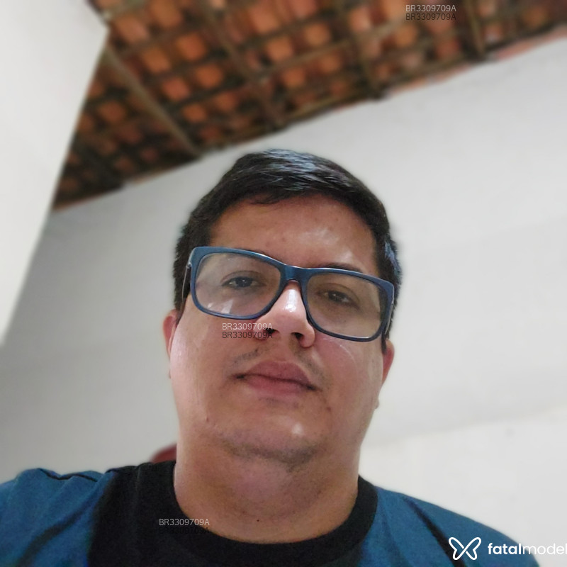 Acompanhante Louis Hernandez - Feed