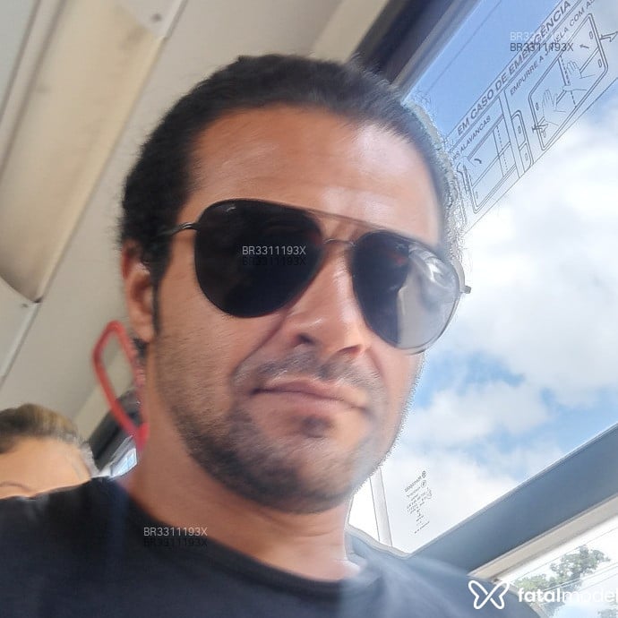 Acompanhante Theo - Feed