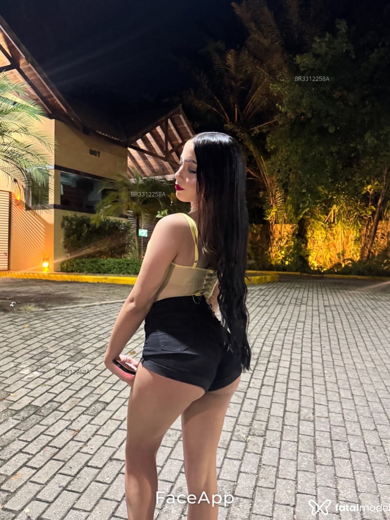 Acompanhante Luísa - Feed
