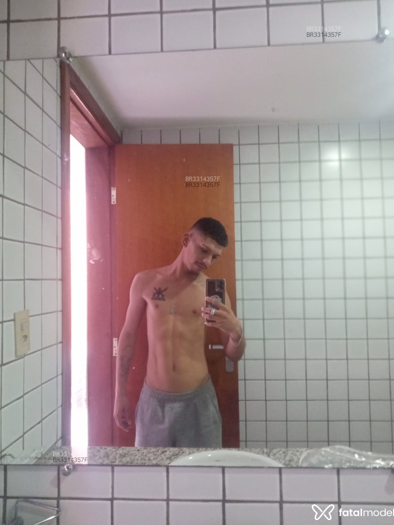 Acompanhante Abraão - Feed